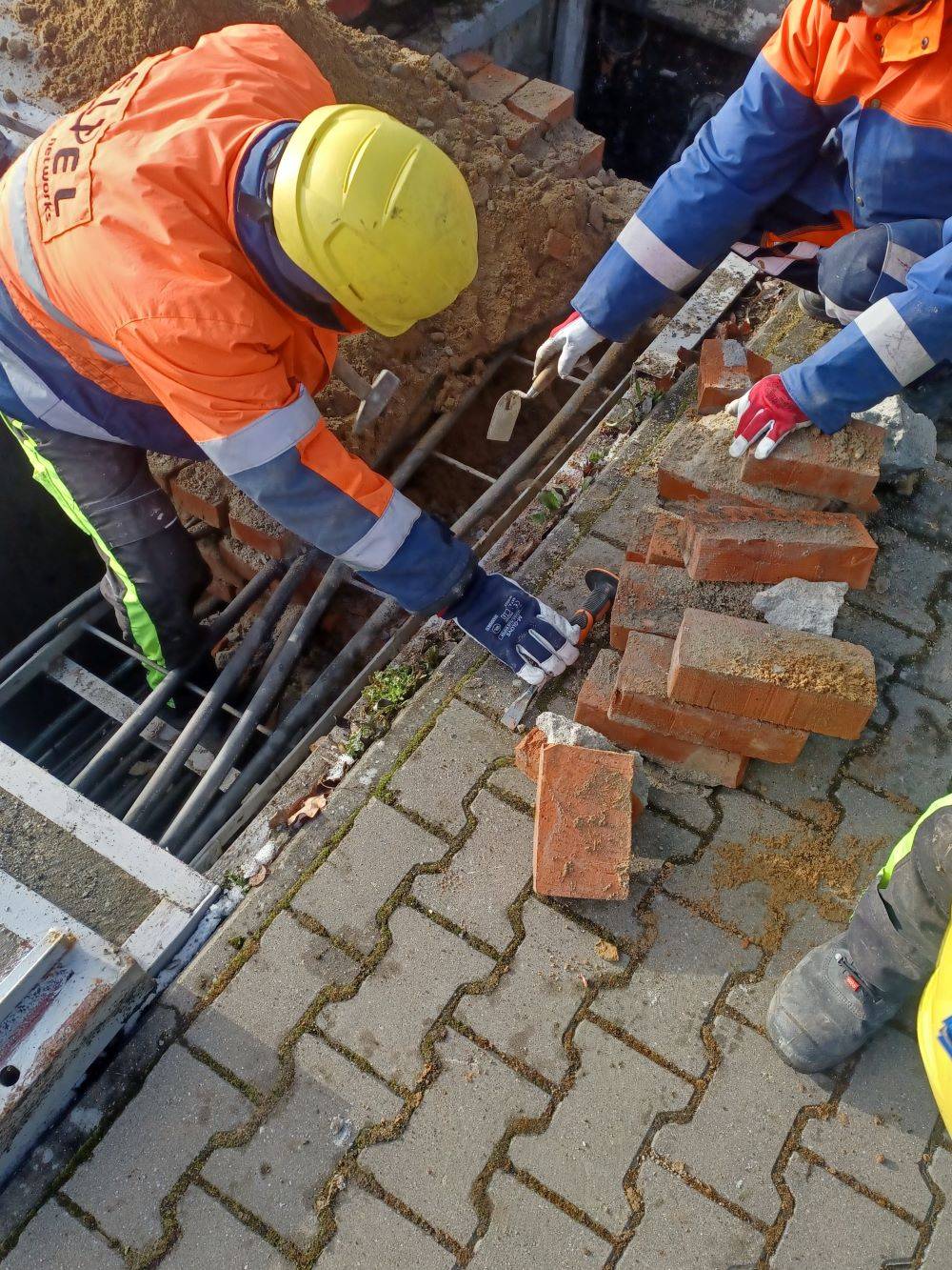 Stacja elektroenergetyczna Ostrołęka – prace montażowe