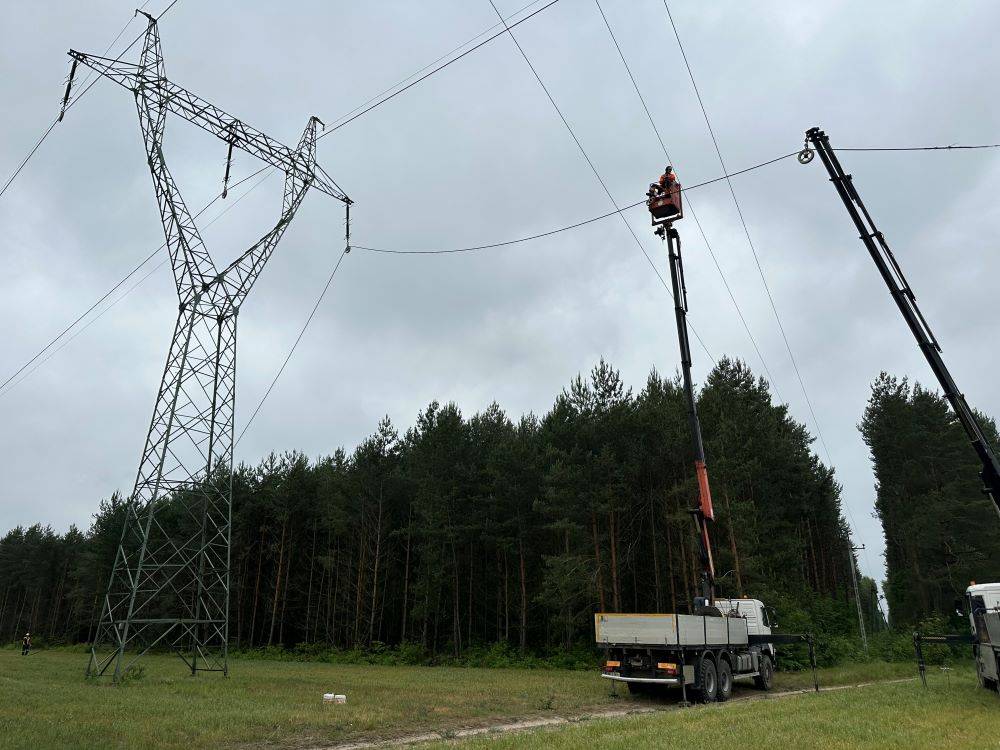 Dismantling of overhead power line