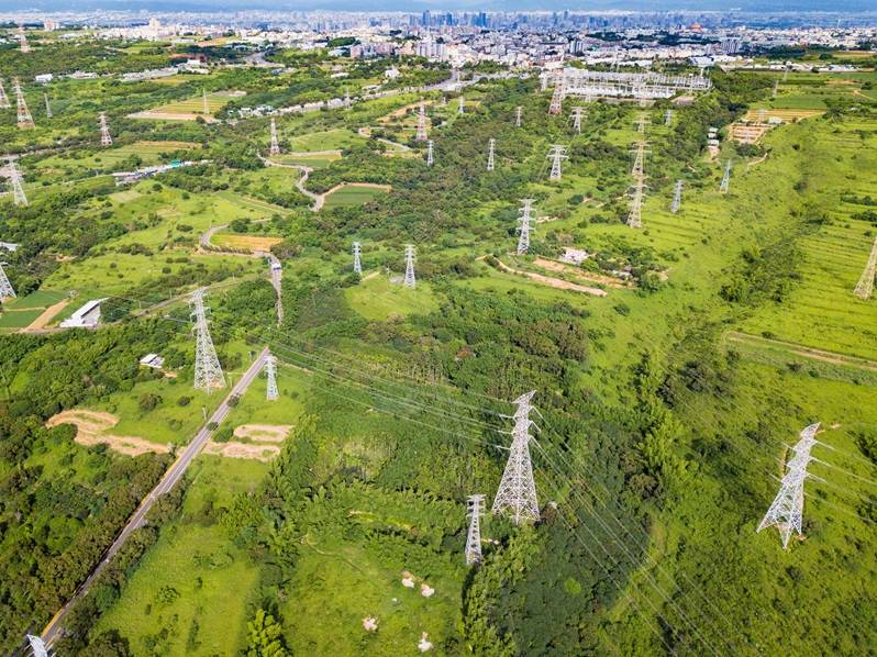 
Trasy-linii-elektroenergetycznych-zasady-wyznaczania-pasow-sluzebnosci-przesylu