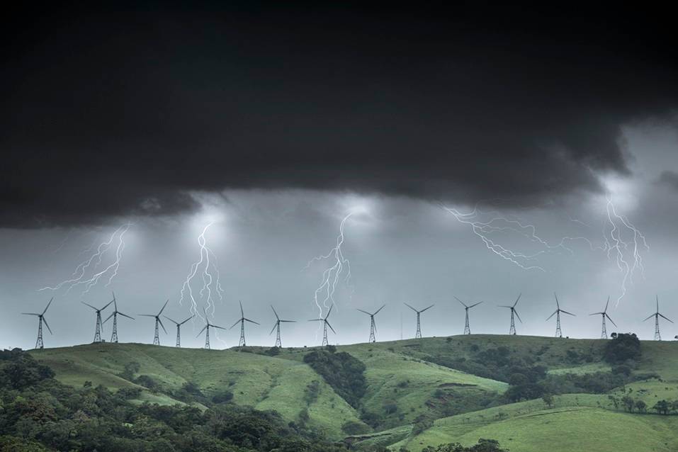 Wplyw-warunkow-atmosferycznych-na-wydajnosc-farm-wiatrowych