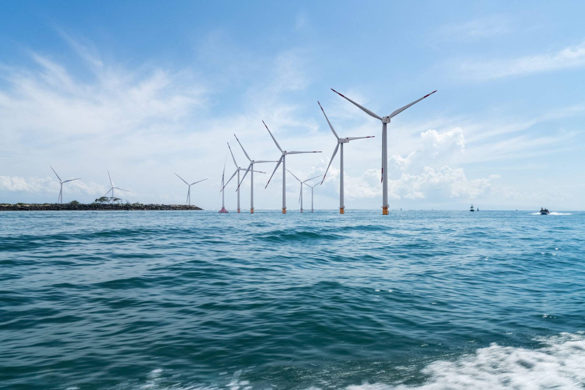 Offshore wind farms construction – advantages and disadvantages